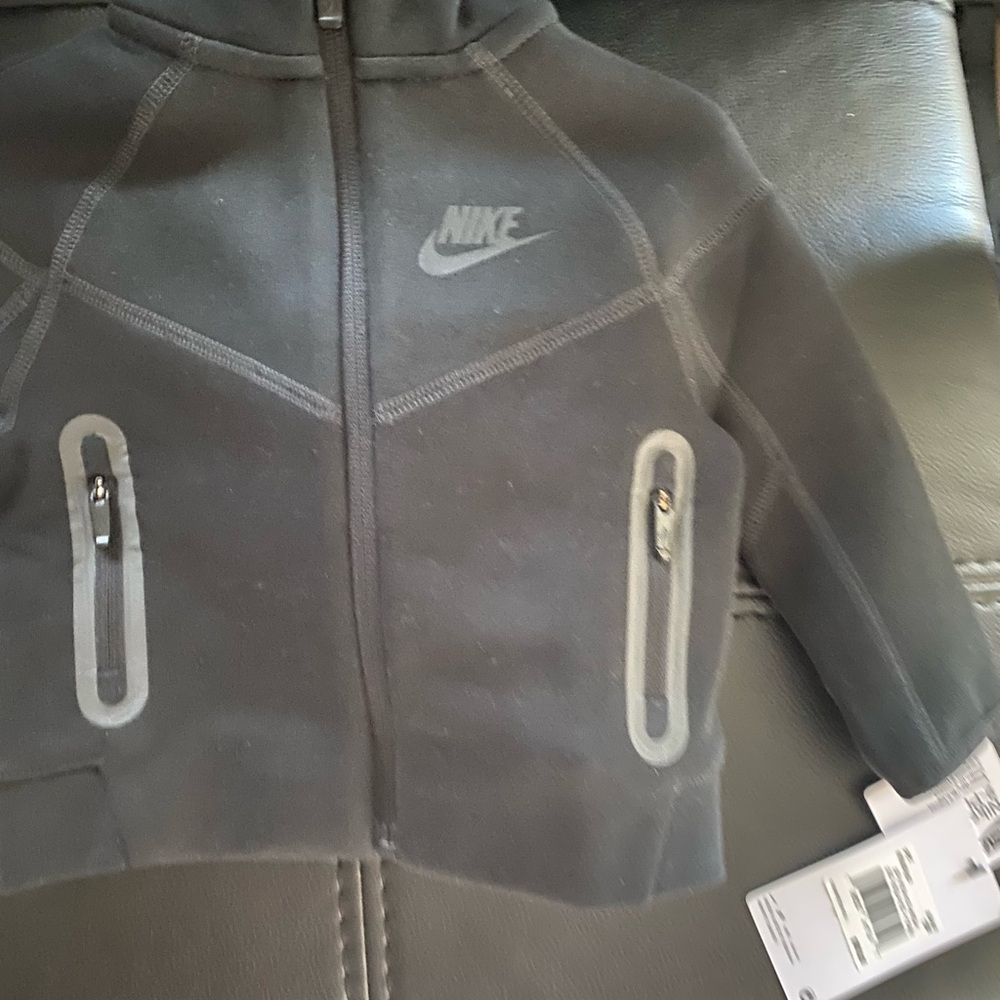 Nike Kids Black and Gray Hooded Puffer Jacket